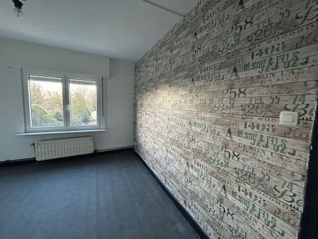 Knusse gezinswoning met tuin en vernieuwd terras te huur in Gistel! - Photo 2