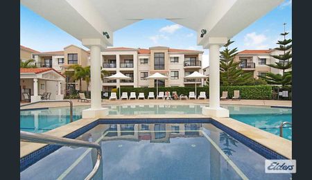 Beachfront 2-Bed Apartment with Stunning Ocean Views - Photo 2