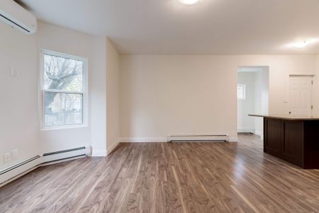 For Lease - 152 Sanford Avenue Unit# MAIN, Hamilton, Ontario - Photo 3