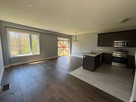 For Lease - 2004 Evans Boulevard Unit# UPPER, London South, Ontario - Photo 3