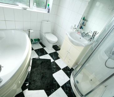 3 bedroom terraced house to rent - Photo 2