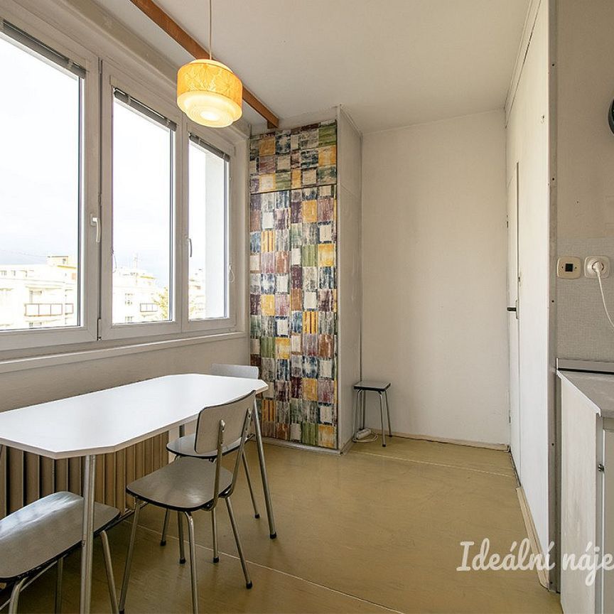 Pronájem bytu 2+1 60 m² - Fotografie 1
