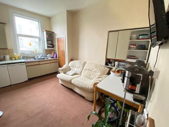 4 bedroom terraced house to rent - Photo 1