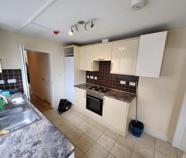5 bedroom terraced house to rent - Photo 1