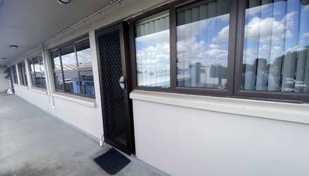 Fully Furnished 3-Bedroom Apartment – 1/24 Atkinson Ave, Otahuhu - Photo 2