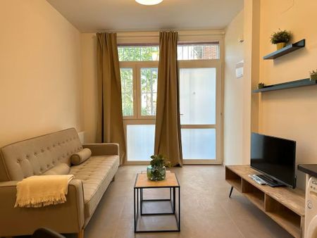 Calle de las Higueras, Madrid, Community of Madrid 28047 - Photo 2