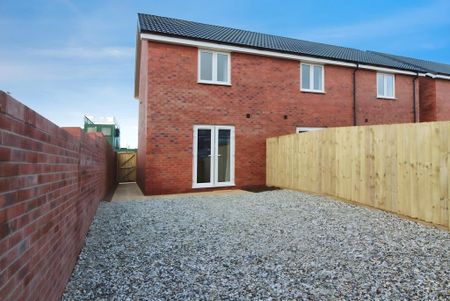 2 bedroom end of terrace house to rent - Photo 5