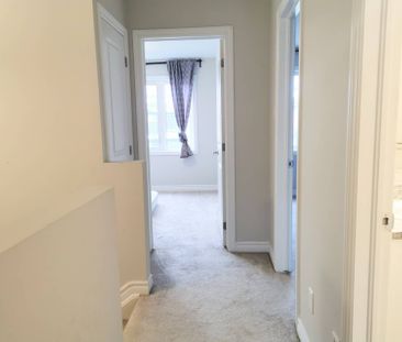 For Lease - 2452 Waterlilly Way, Barrhaven, Ontario - Photo 2