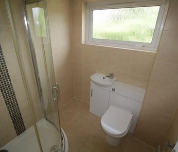 2 bedroom end of terrace house to rent - Photo 5