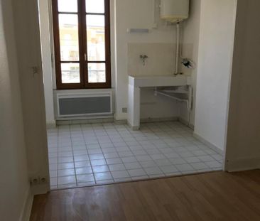Location Appartement 1 pièce 31m² LYON 3ème - Photo 2