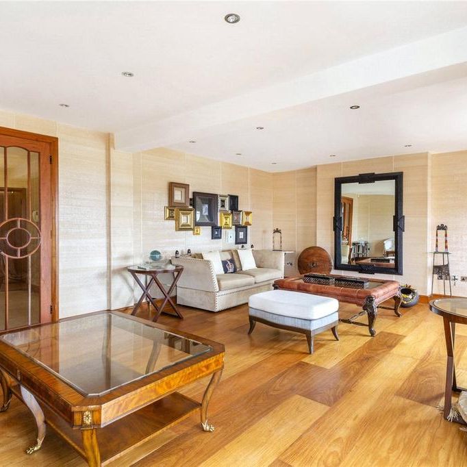 3 bedroom flat to rent - Photo 1