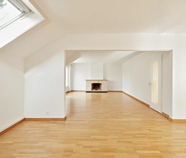 4 1/2-Zimmerdachwohnung mit schöner Aussicht & Cheminée - Foto 2