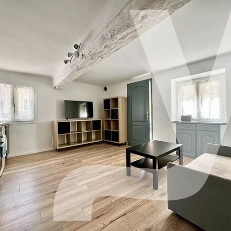 Superbe Appartement T2 Meublé Entièrement Rénové Et Meublé Au Centre De Montferrat ! - Photo 3