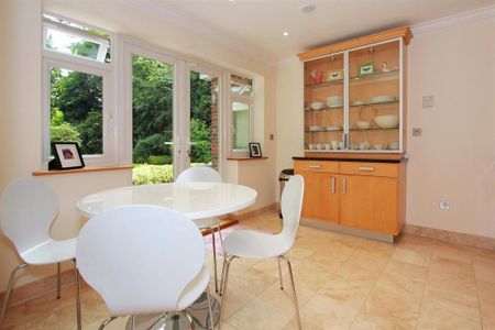 4 bedroom bungalow to rent - Photo 5