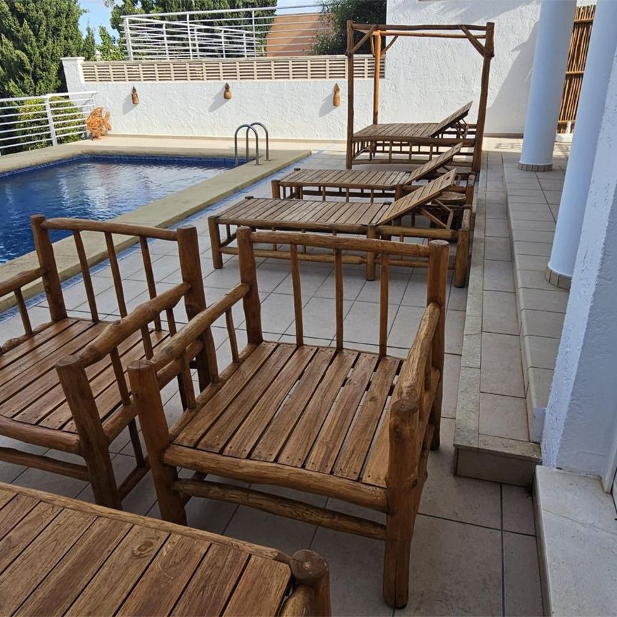 Piso de alquiler en Avenida Casanova, 1-32, Marisol Park - Ortembach - Los Almendros - Photo 1