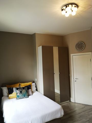 Room 2 - Photo 2