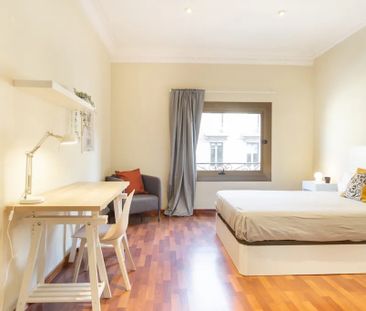 Via Laietana, Barcelona, Catalonia 08003 - Photo 1