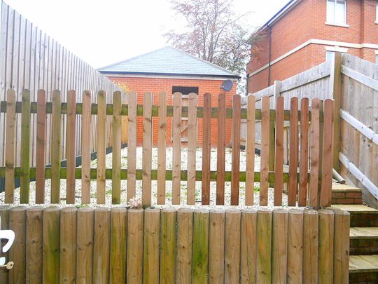 Steeple View, Old Town, Swindon, SN1 - Photo 1