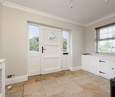 3a Dromara Road, Hillsborough, BT26 6HY - Photo 2