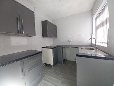 2 bedroom terraced house to rent - Photo 4