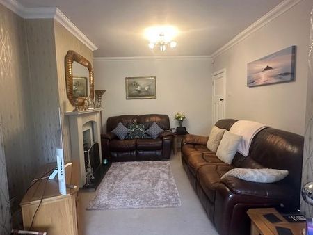 3 bedroom property to rent - Photo 2