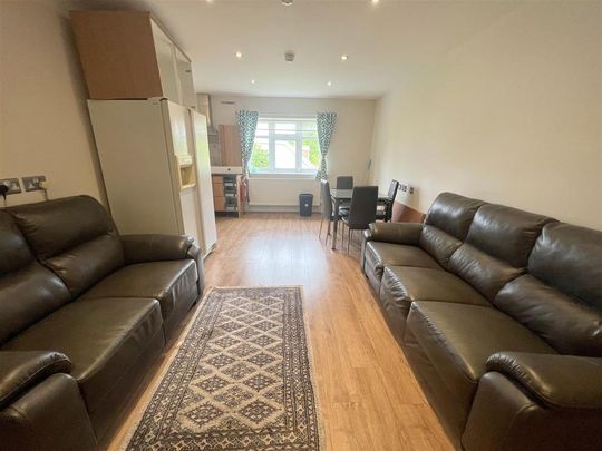 5 bedroom detached house to rent - Photo 1