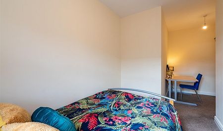 Spacious 6 bed House - Photo 3