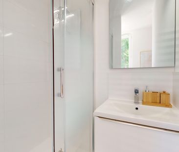 NOGUES Roommate 3 Bedrooms at Toulon - Photo 4