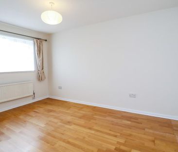 3 bedroom link detached house to rent - Photo 3