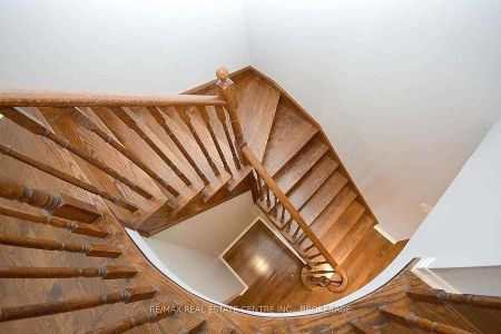For Lease - 2343 Pine Glen Road, Oakville, Ontario - Photo 4