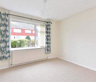 2 bedroom semi-detached bungalow to rent - Photo 3