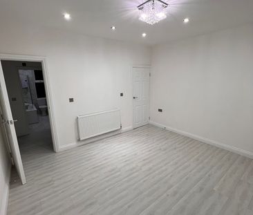 3 Bed Terraced House, Holme Lane, S6 - Photo 3