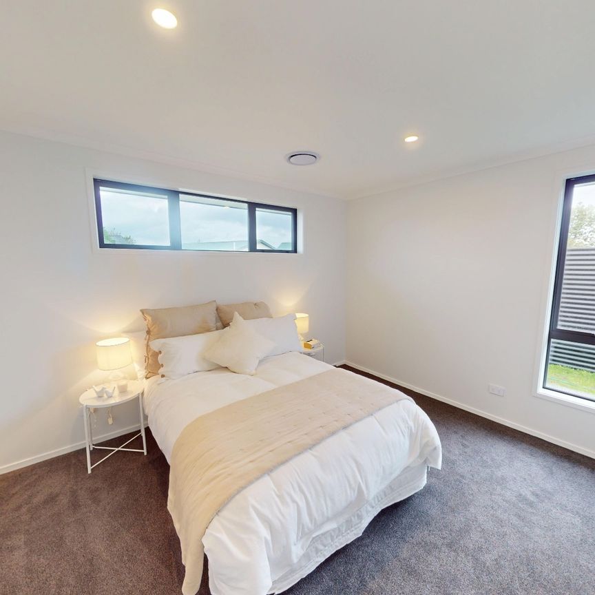 College Estate - 3 Bedrooms - Photo 1