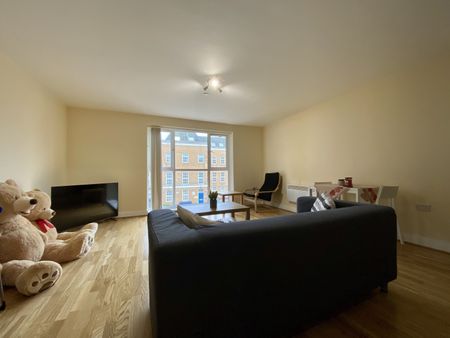 Churchill Villas, Churchill Way, City Centre - Photo 2