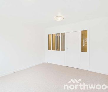 Lower Hayesbank, Lower Queens Road, Ashford, TN24 - Photo 4