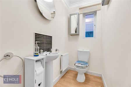 4 bedroom detached house to rent - Photo 5