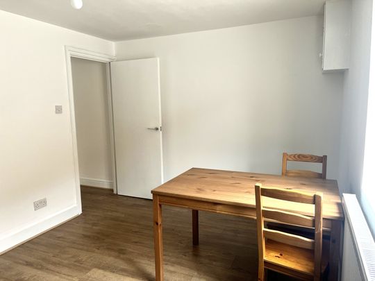 Longley Road, London - Photo 1