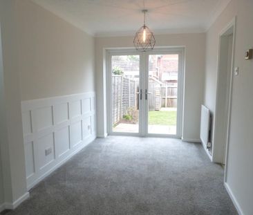 3 bedroom end of terrace house to rent - Photo 3