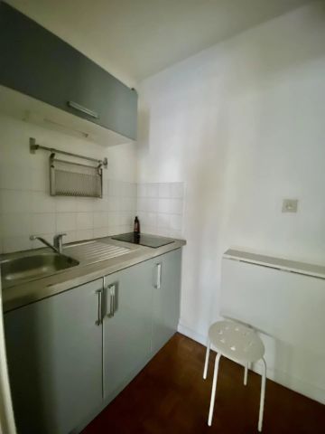 Appartement 1 pièces 41m2 MARSEILLE 9EME 648 euros - Photo 5