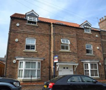 Berkeley House, Lawrence Street - P10571 - Photo 6