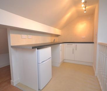 1 bedroom Flat To Let - Photo 3