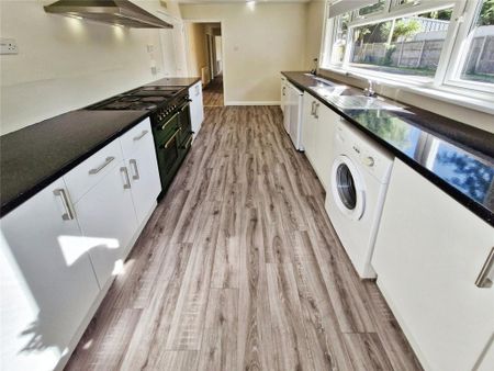 3 bedroom detached bungalow to rent - Photo 5