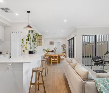 MODERN IMPRESSIVE FAMILY HOME - ENJOY THE BEACH LIFE - Photo 1