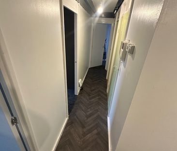 Room in a Shared Flat, Cottingley Heights, LS11 - Photo 4