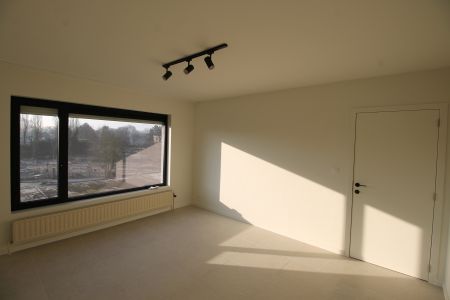 Gerenoveerd 2-slaapkamerappartement met terras en garage. - Foto 4