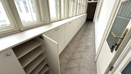 RARITÄT: 6-Zimmer Altbauwohnung am Schubertring!! - Photo 3