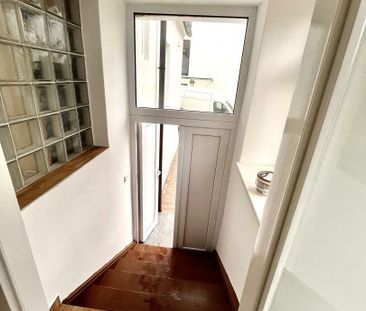 neuwertige, sanierte 2 Raum Wohnung im EG mit Terrasse. - Photo 4