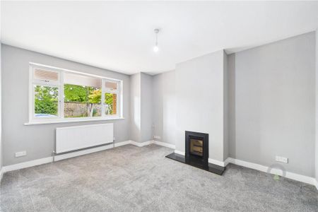 4 bedroom detached house to rent - Photo 2