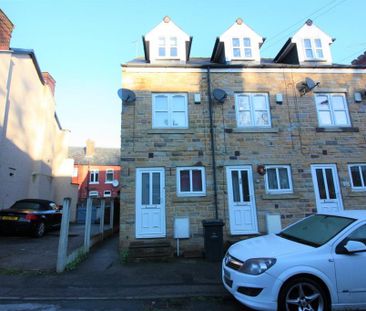 2 bedroom terraced house to rent - Photo 3