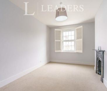 4 bedroom semi-detached house to rent - Photo 1